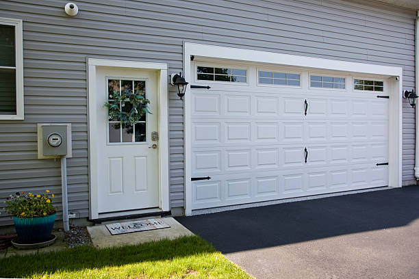24/7 Emergency Garage Door Panel Replacement experts in Unionville, MO